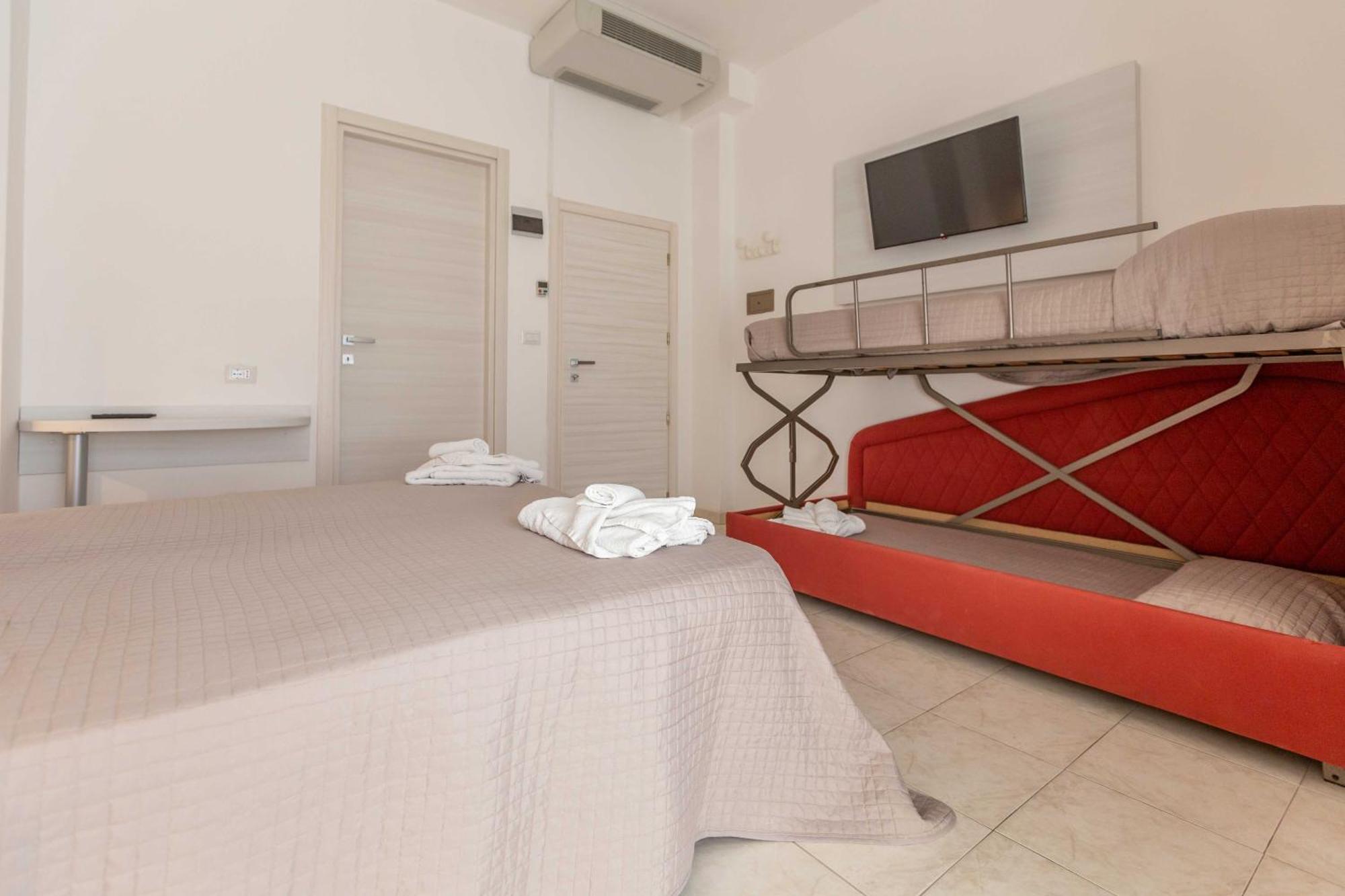 Hotel Ribot Rimini Exterior foto