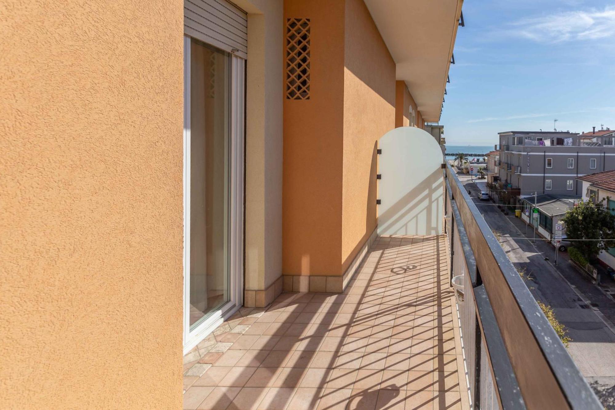Hotel Ribot Rimini Exterior foto