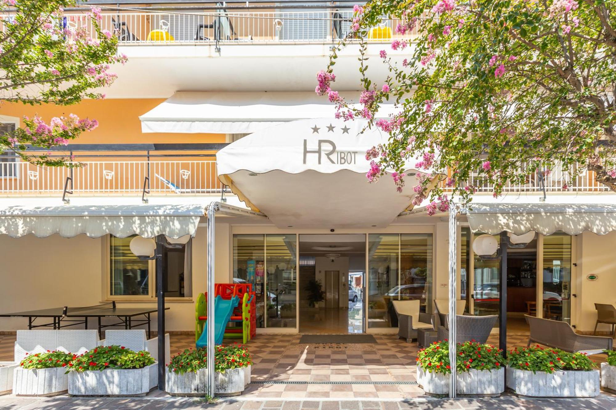Hotel Ribot Rimini Exterior foto